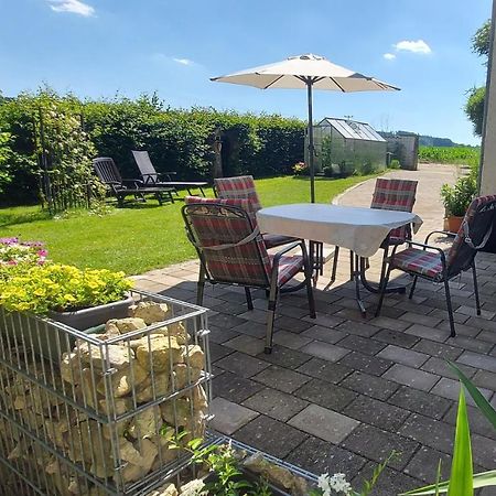 Ruhig Gelegene Ferienwohnung Im Gruenen Mit Terrasse Und Kleinem Garten Rotthalmuenster Exteriér fotografie
