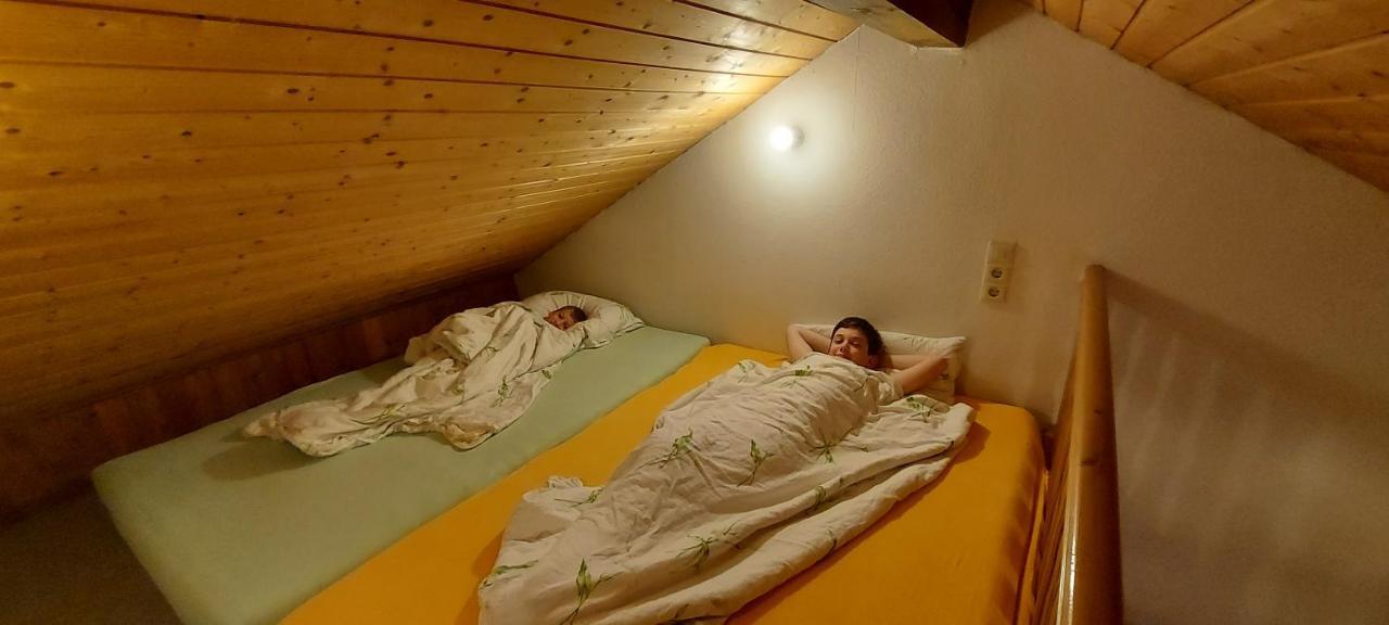 Ruhig Gelegene Ferienwohnung Im Gruenen Mit Terrasse Und Kleinem Garten Rotthalmuenster Exteriér fotografie