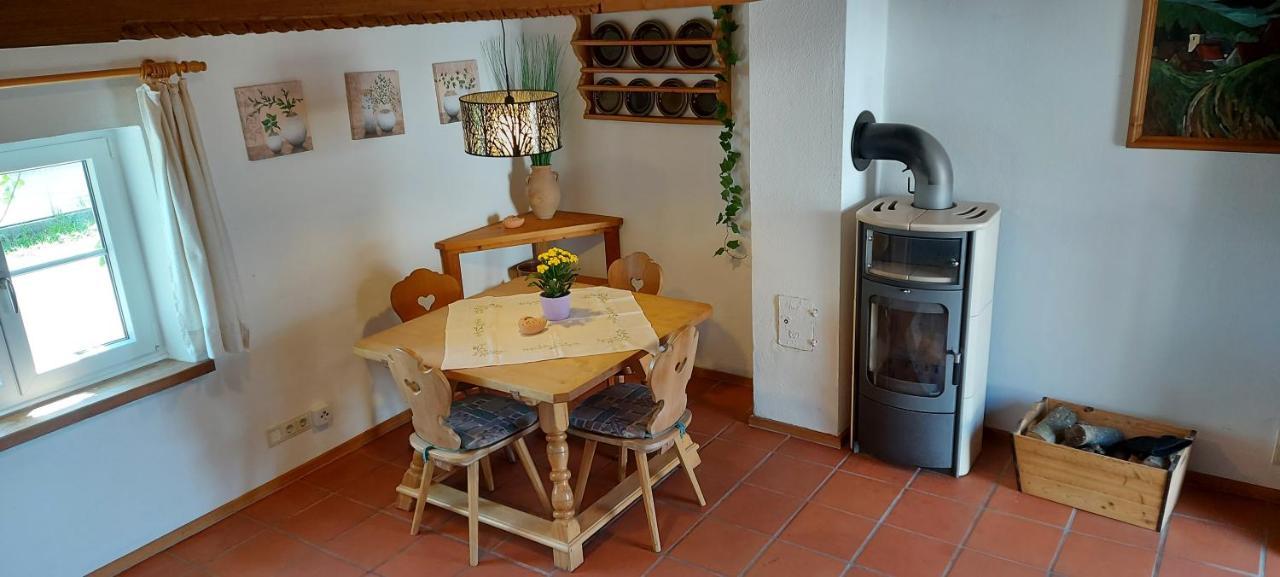 Ruhig Gelegene Ferienwohnung Im Gruenen Mit Terrasse Und Kleinem Garten Rotthalmuenster Exteriér fotografie