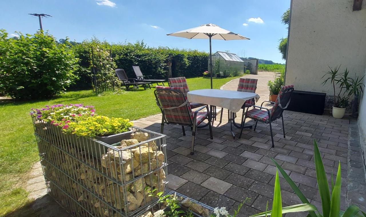 Ruhig Gelegene Ferienwohnung Im Gruenen Mit Terrasse Und Kleinem Garten Rotthalmuenster Exteriér fotografie
