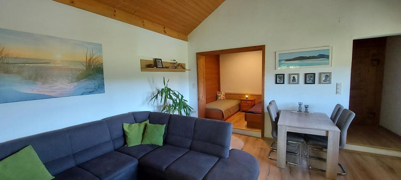 Ruhig Gelegene Ferienwohnung Im Gruenen Mit Terrasse Und Kleinem Garten Rotthalmuenster Exteriér fotografie