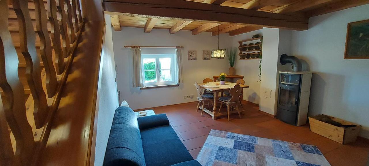 Ruhig Gelegene Ferienwohnung Im Gruenen Mit Terrasse Und Kleinem Garten Rotthalmuenster Exteriér fotografie