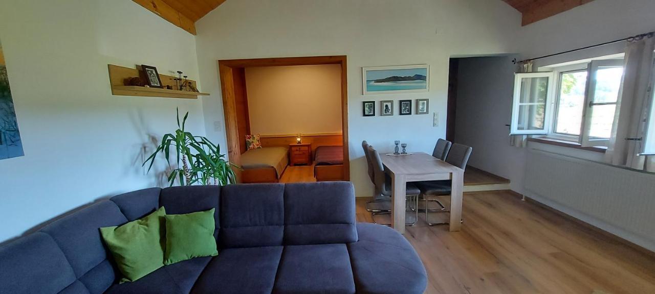 Ruhig Gelegene Ferienwohnung Im Gruenen Mit Terrasse Und Kleinem Garten Rotthalmuenster Exteriér fotografie